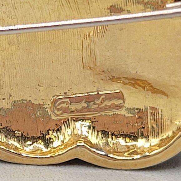 Park Lane Apple Brooch Pin Gold Tone Textured Bite Out and Leaf Signed - Picture 3 of 3